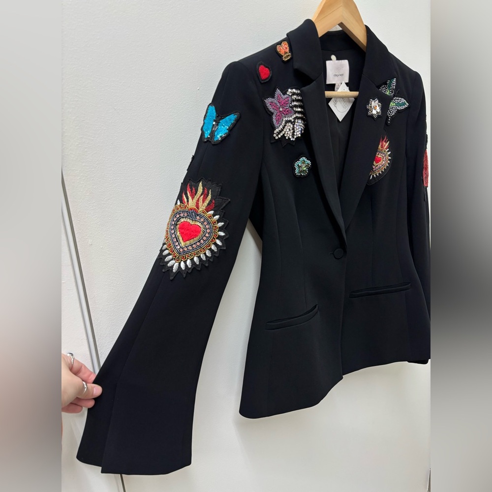 Cinq à Sept Sacred Heart Rumi Black Blazer - Picture 6 of 8